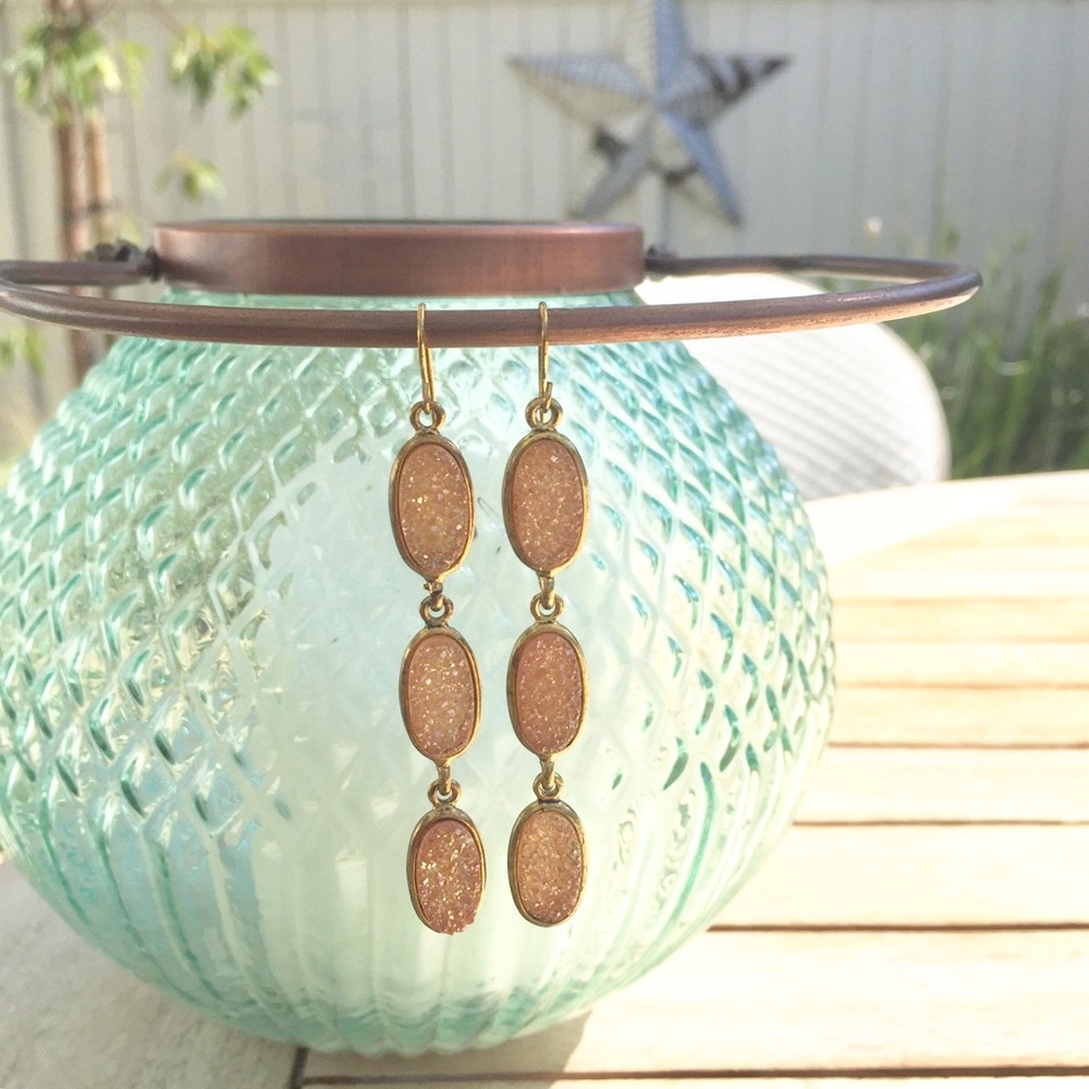 5 for $25! Gold with peach stone earrings